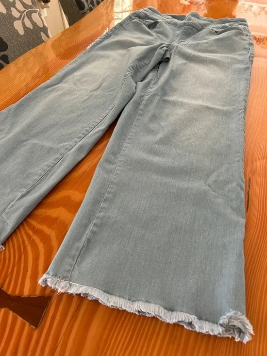 Belle by Kim Gravel TripleLuxe Denim Wide Leg Crop w/ Fray - Picture 3 of 10